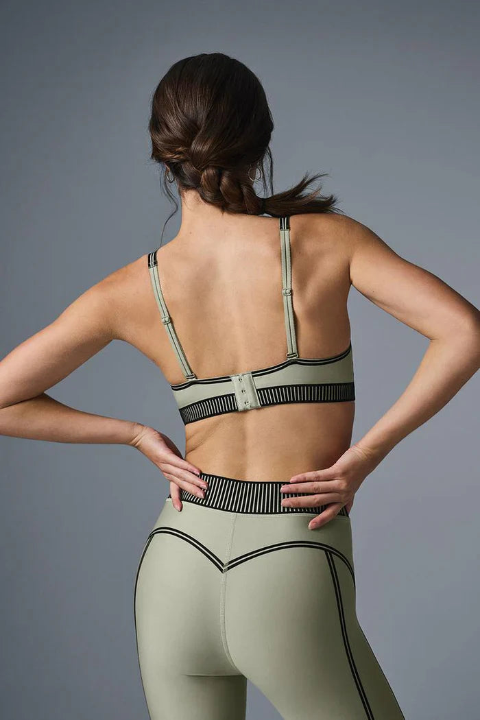Sports bra + leggings- AIRLIFT LINE UP